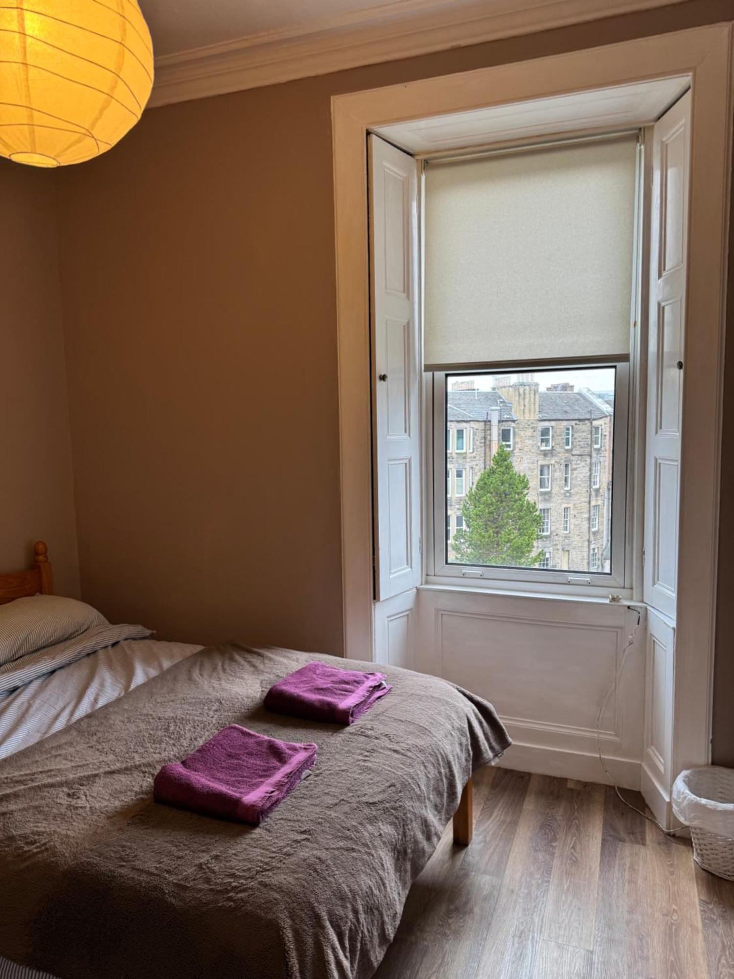 Central Room In Historic Tenement Shared Apartment Near Old Town Единбург Екстер'єр фото